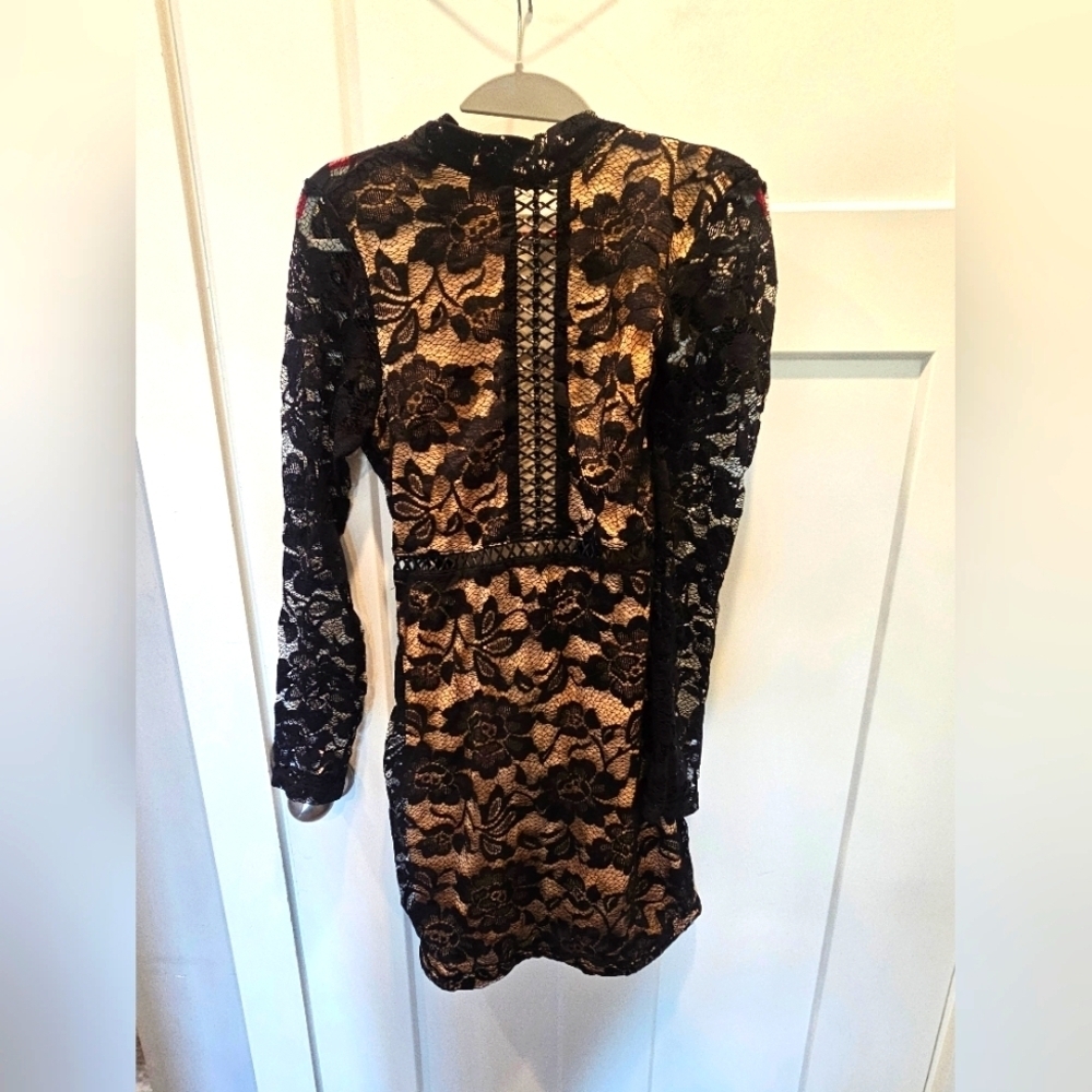 PrettyLittleThing Black Lace Long Sleeve Bodycon Mini Dress NWT - Size 8